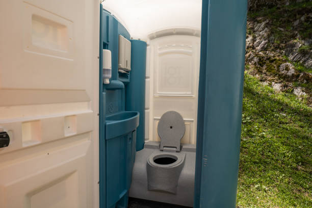 Best Porta potty cleaning services  in Mastic Beach, NY